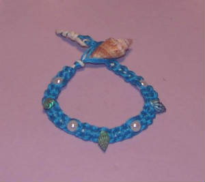 friend-shells-pearls-bracelet.jpg